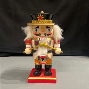 Christmas Wooden Nutcracker drummer white outfit